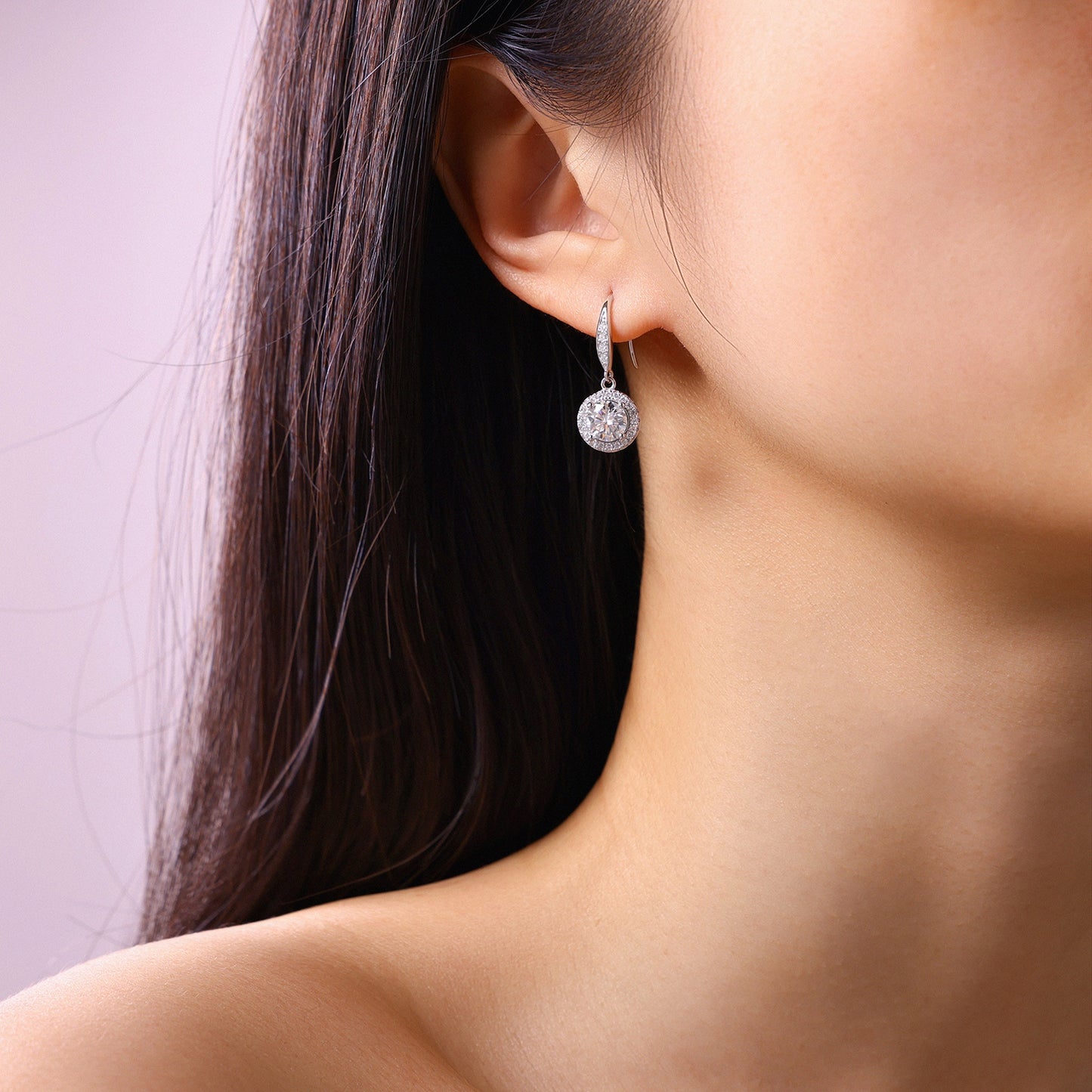 A Luxurious And Fashionable Minimalist Jewelry Earring Set Featuring A 1-carat Top-quality Morganite, Made Of S925 Silver Electroplated With Platinum.