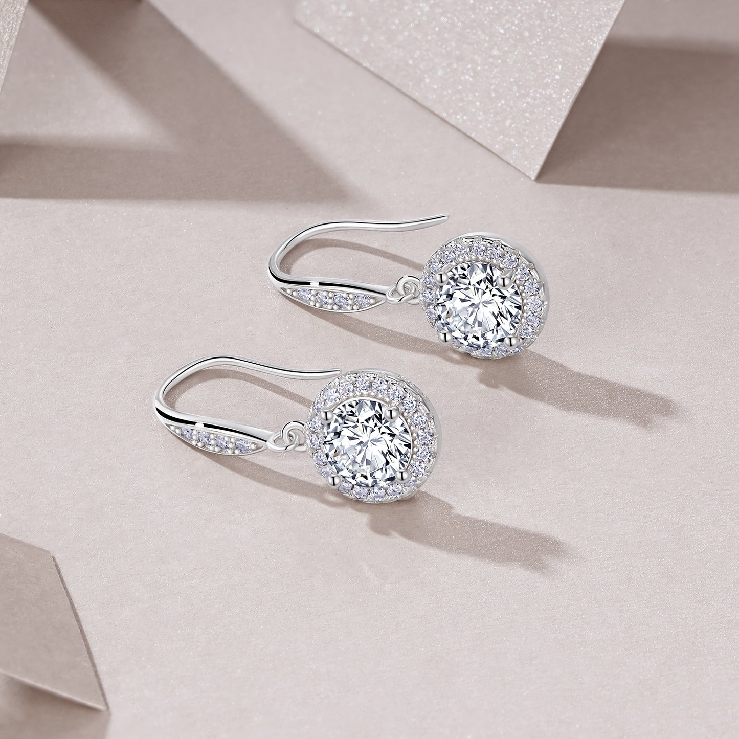 A Luxurious And Fashionable Minimalist Jewelry Earring Set Featuring A 1-carat Top-quality Morganite, Made Of S925 Silver Electroplated With Platinum.