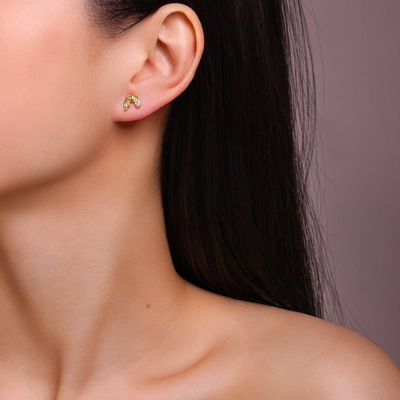 Top-quality Moissanite Luxury And Fashionable Light Luxury Jewelry Silver Stud Earrings S925 Silver Electroplated Gold